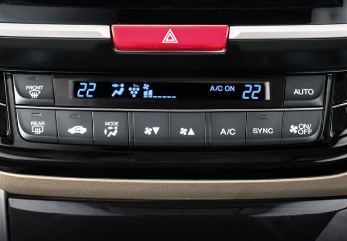 I-DUAL ZONE AUTOMATIC CLIMATE CONTROL WITH PLASMA CLUSTER